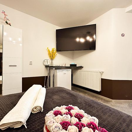 קריובה The Royal - Studio With Balcony & Panoramic View מראה חיצוני תמונה