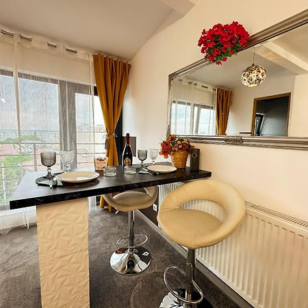 קריובה The Royal - Studio With Balcony & Panoramic View מראה חיצוני תמונה