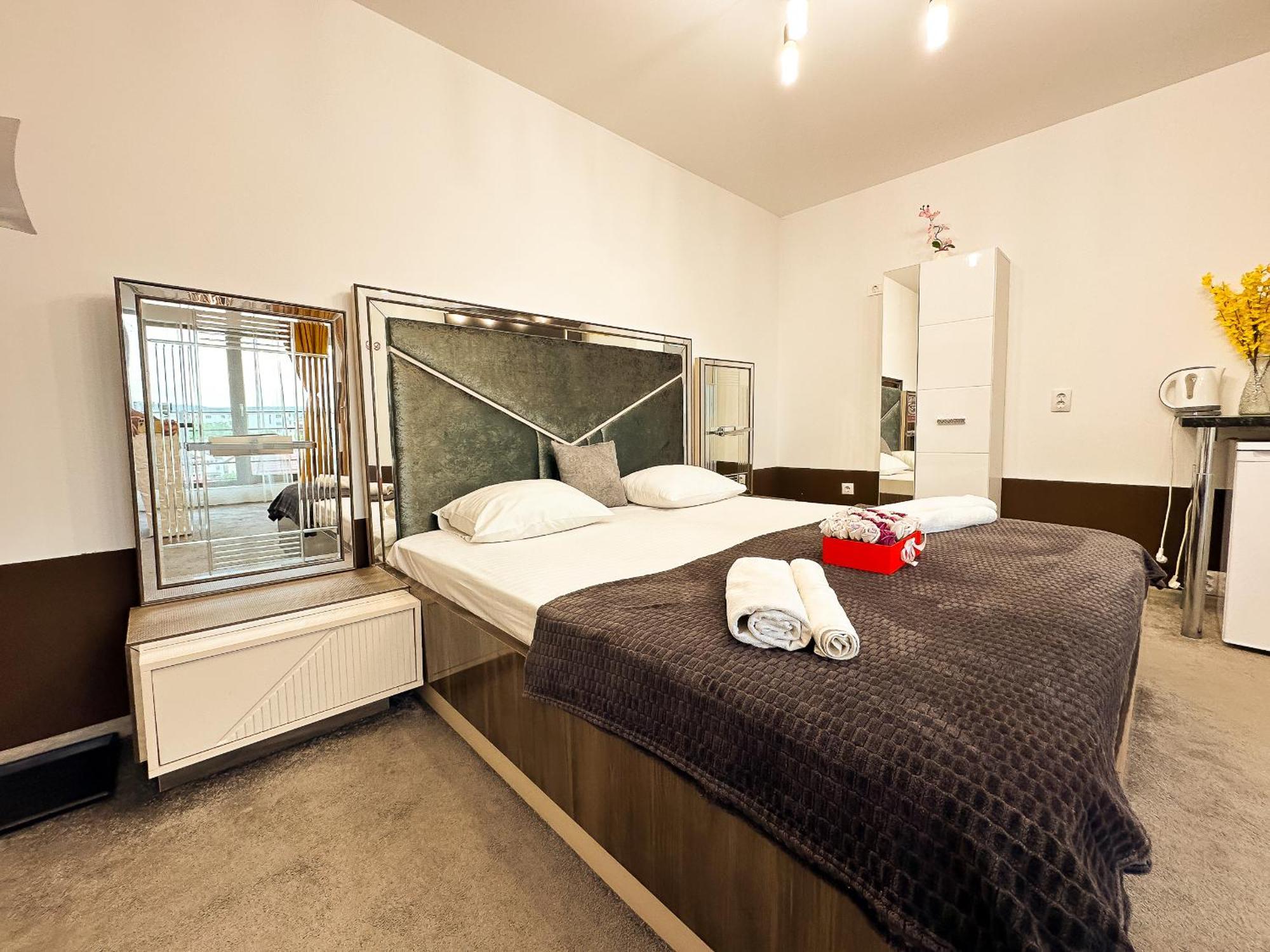קריובה The Royal - Studio With Balcony & Panoramic View מראה חיצוני תמונה