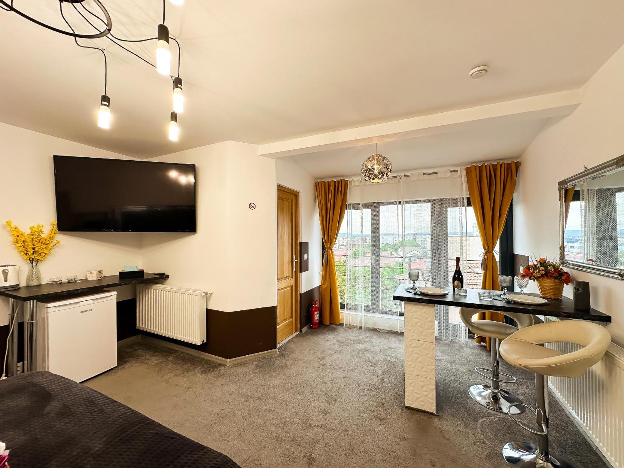 קריובה The Royal - Studio With Balcony & Panoramic View מראה חיצוני תמונה